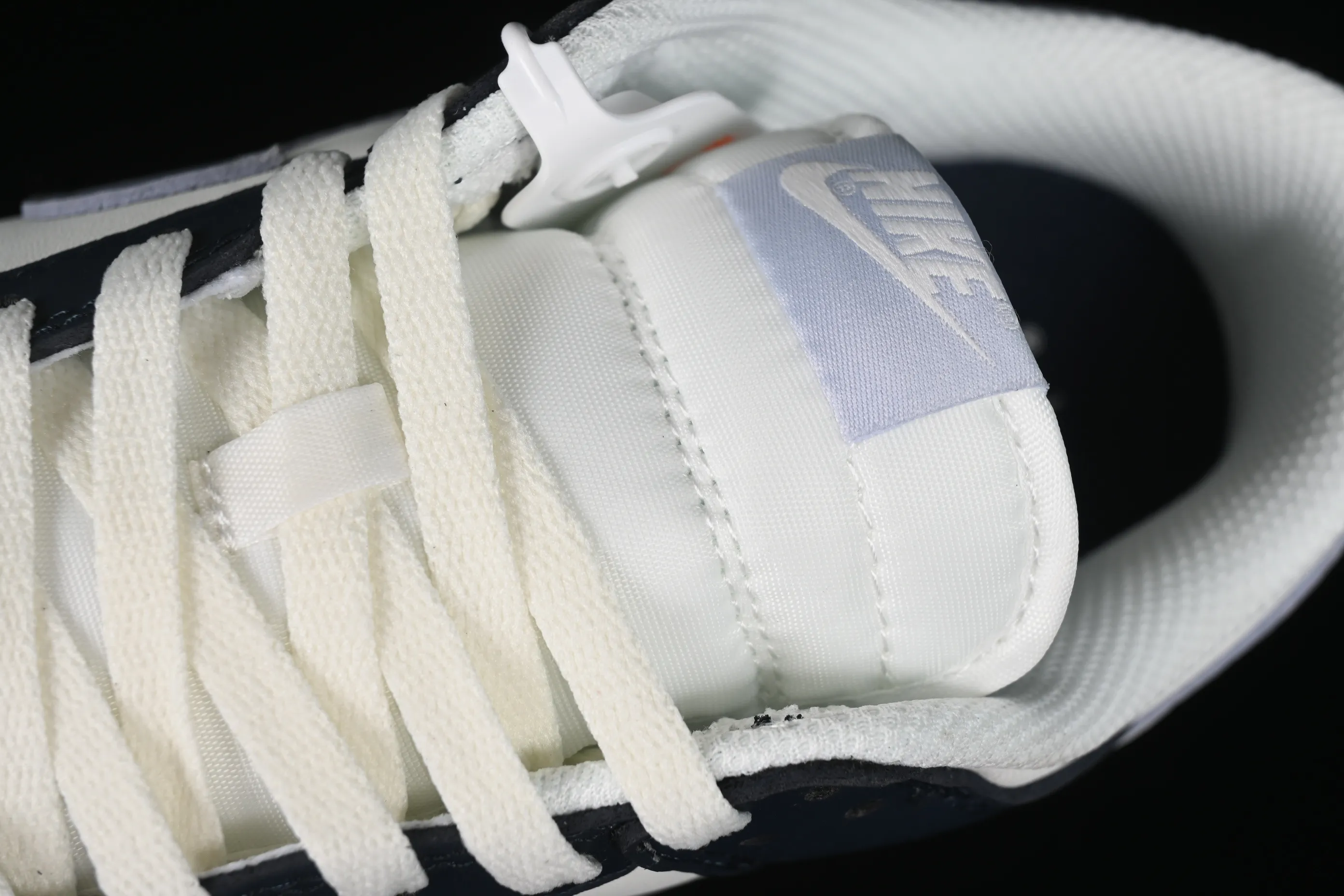 All Categories Nk SB Dunk Series Nk SB Dunk Low Low-top sneakers Nk SB Dunk Low Simple blue color Low-top casual sports skateboard shoes HV2390-100